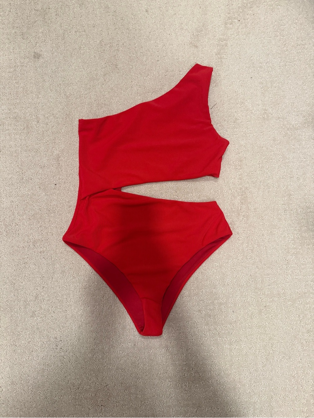 Beach Riot Core Collection
Celine One Piece Red - Picture 4 of 6